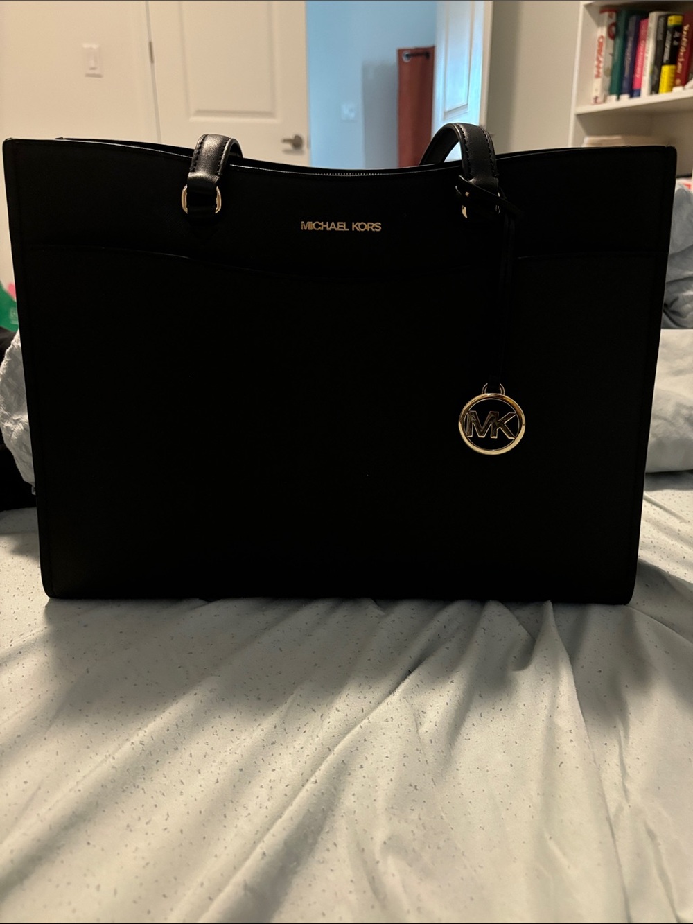 Michael Kors Jet Set Travel Large Saffiano Leather Pocket Tote Bag(LIKE NEW)